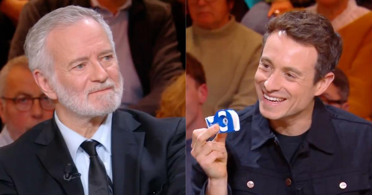 «Je me suis mis du scotch» : gêne dans «Quelle époque !» quand Francis Huster raconte sa scène de nus avec Brigitte Bardot