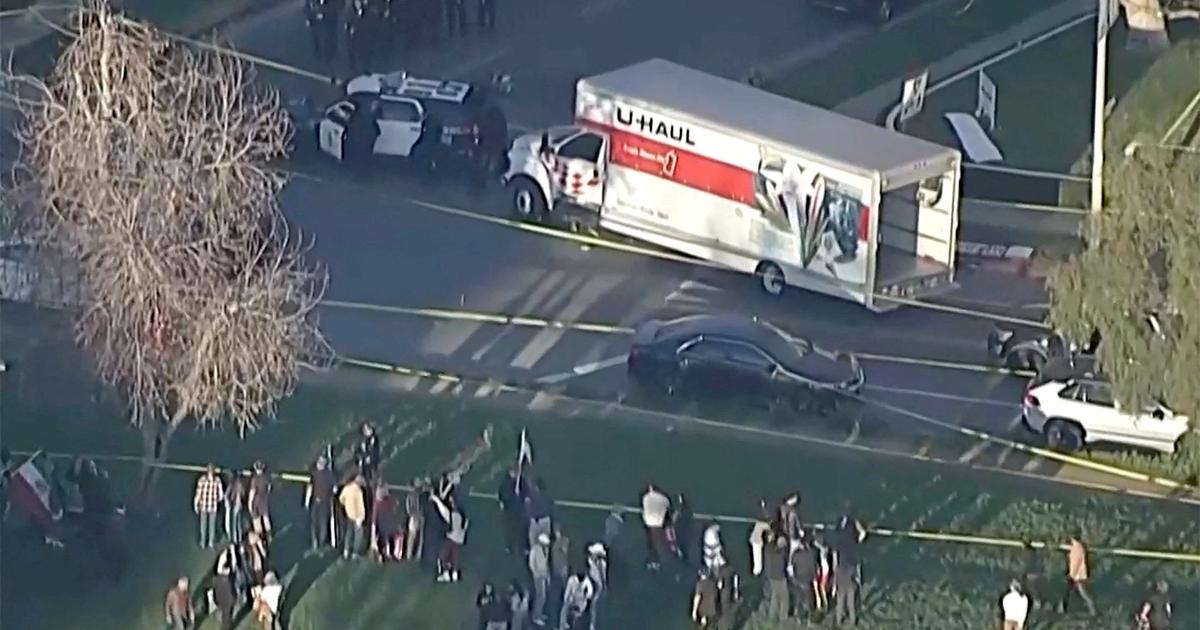 Los Angeles: un camion percute la foule venue apporter son soutien au peuple iranien