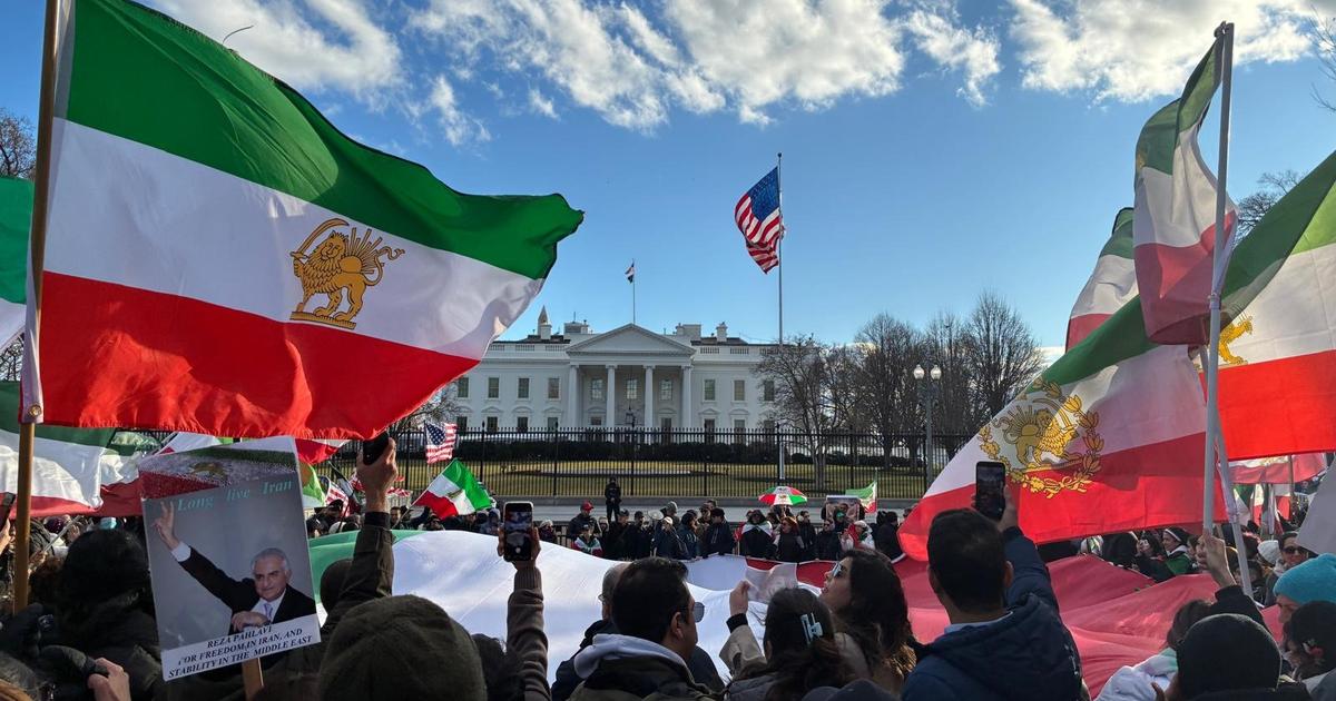 «Nous voulons le retour du roi» : à Washington, la diaspora iranienne réclame le Shah