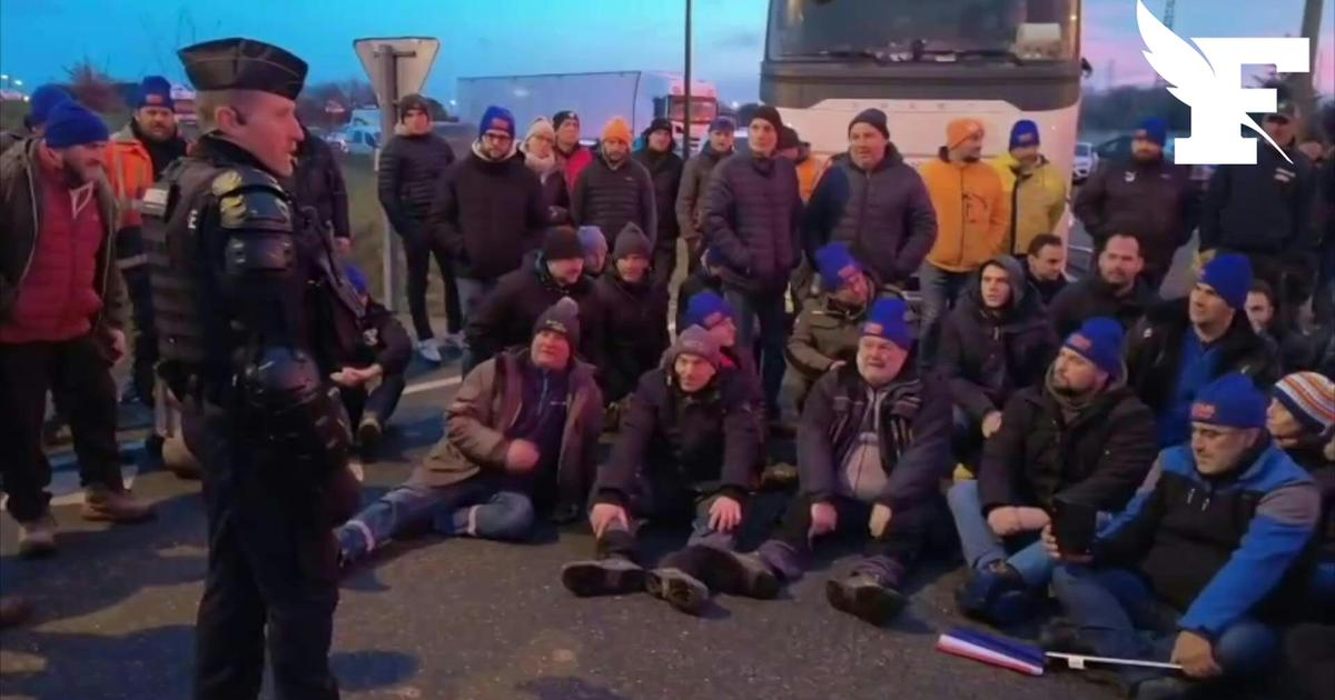Échauffourées entre manifestants et gendarmes, la Marseillaise entonnée… L’emblématique barrage de l’A64 démantelé après un mois