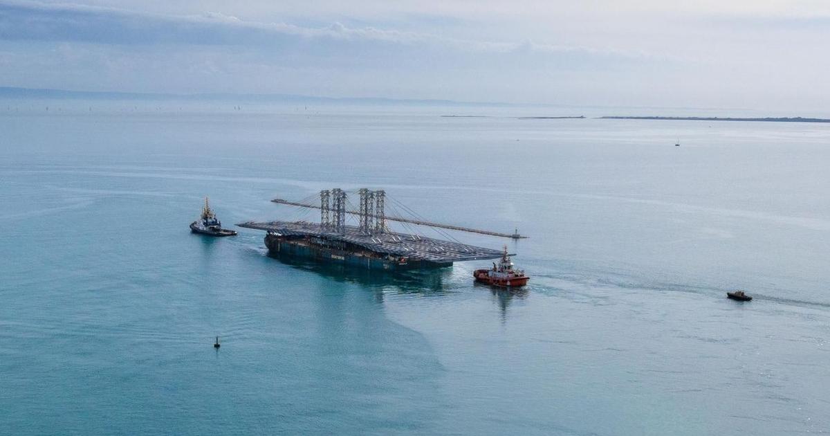 Nantes : menacée par la houle de l’Atlantique, le tablier du pont Anne-de-Bretagne se replie à Almería