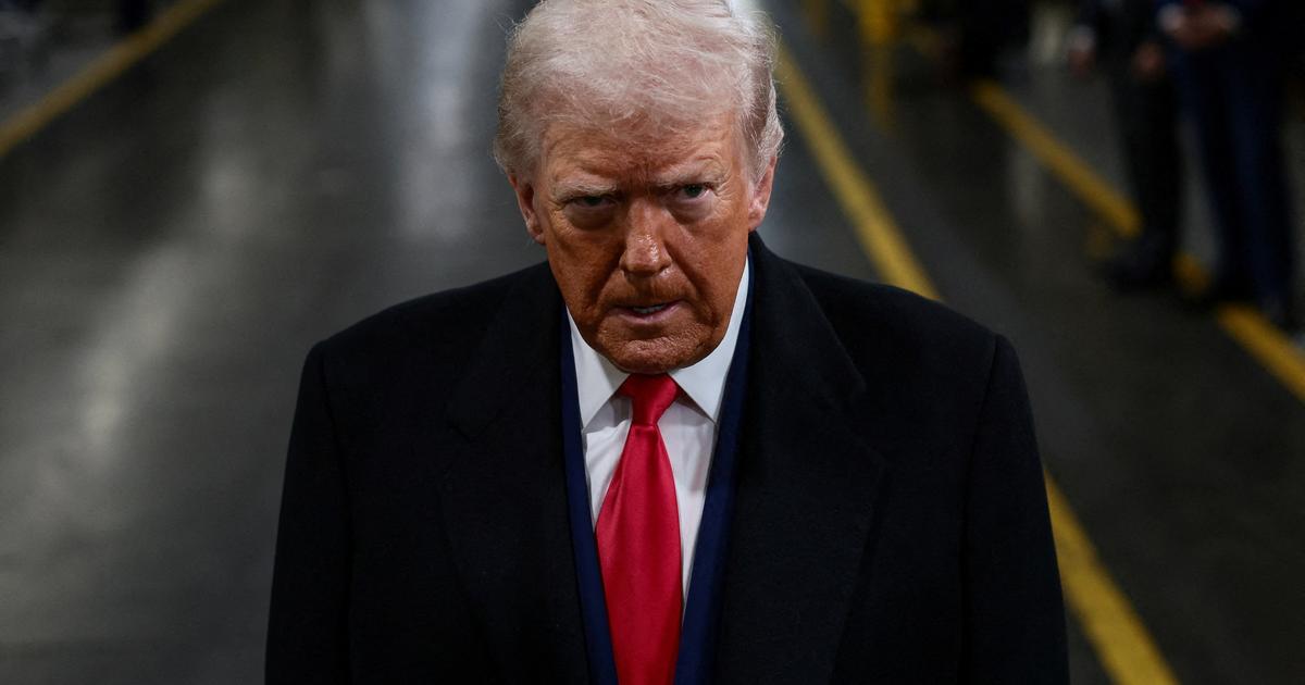 Donald Trump filmé faisant un doigt d'honneur pendant une visite d'usine : un geste «adéquate» selon la Maison-Blanche