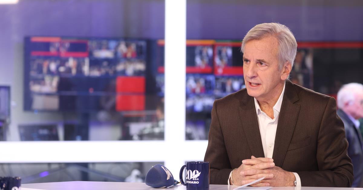 «Revenir aux 40 heures et supprimer une semaine de vacances» : les propositions chocs de Bernard de La Villardière