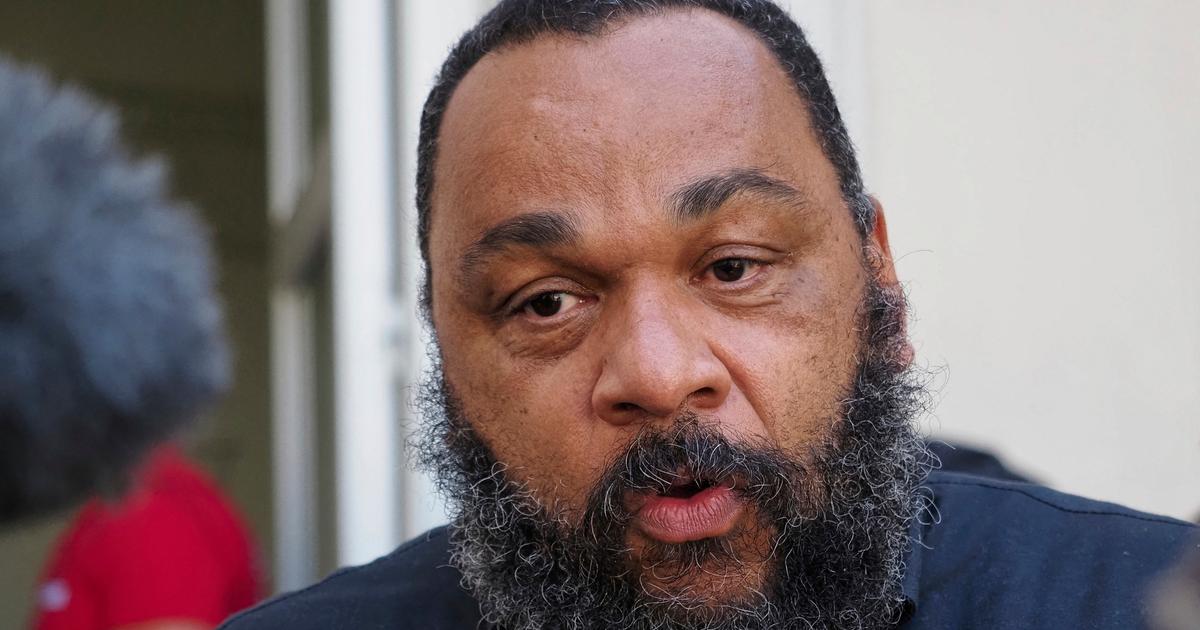 Alpes-Maritimes : maintenu malgré une interdiction préfectorale, un spectacle de Dieudonné stoppé par les gendarmes
