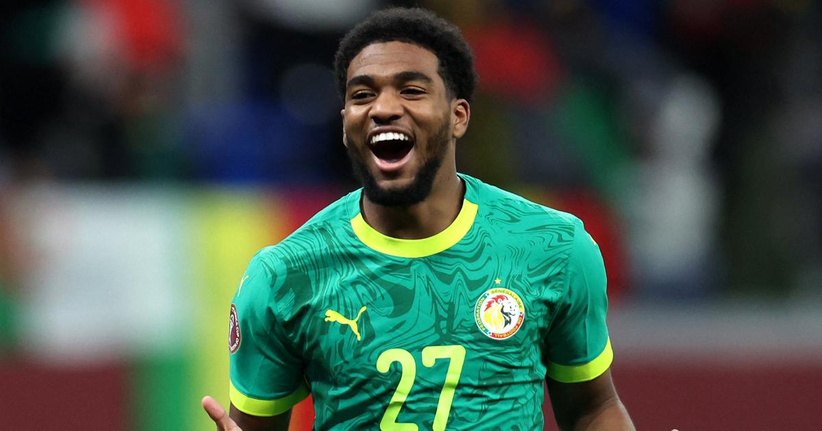 «Je n’ai pas réfléchi» : Mbaye, attaquant sénégalais du PSG, s’excuse d’avoir pris une photo... en plein milieu de la finale de la CAN