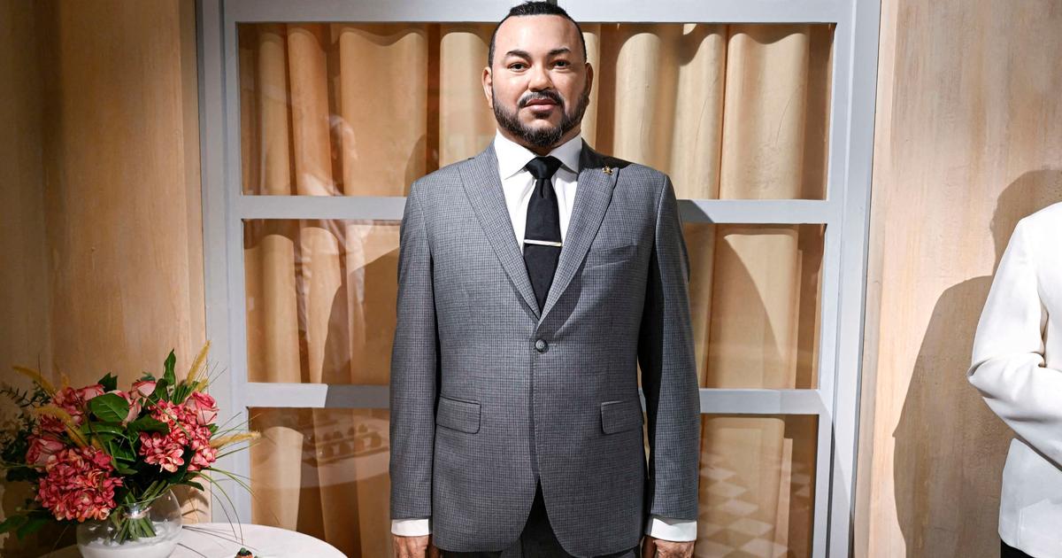 La statue de Mohamed VI ciblée par une activiste féministe au musée Grévin