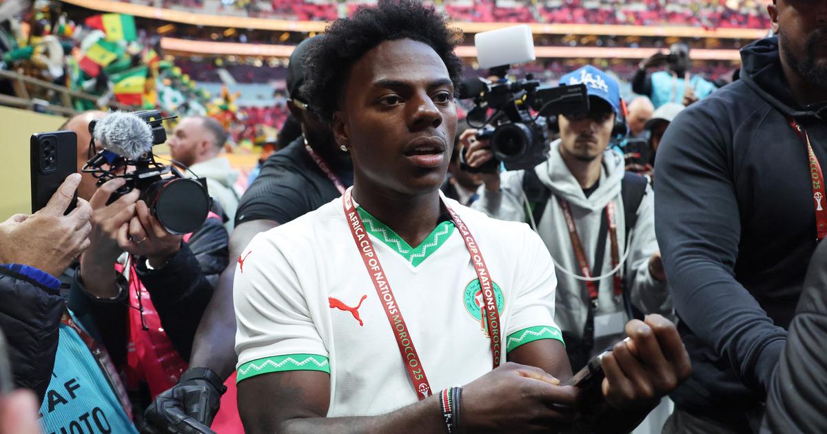 Algérie : un célèbre youtubeur américain évacué d’un stade après des jets de projectiles