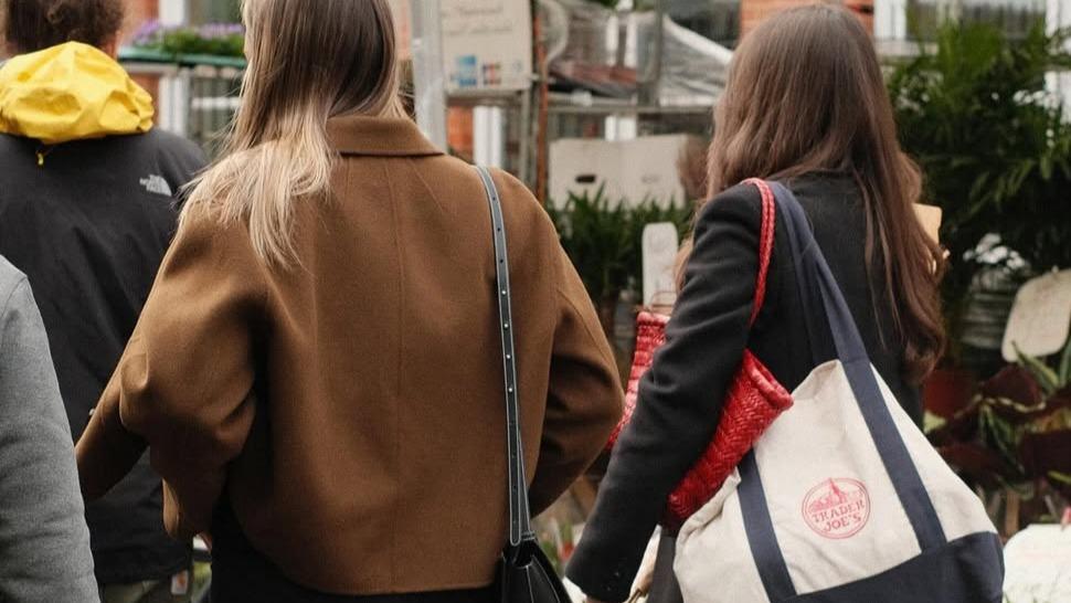 «Malgré Trump, vous nous aimez toujours?» : l’engouement français pour le sac Trader Joe’s qui sidère les Américains