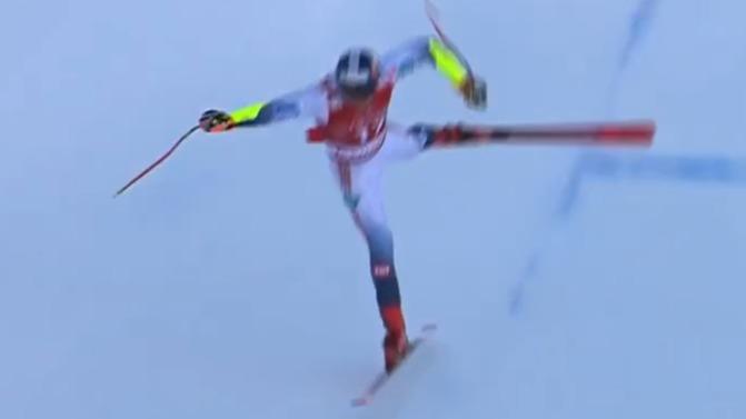 Ski alpin : en vidéo, l’incroyable sauvetage d’un Norvégien qui retombe sur un seul ski