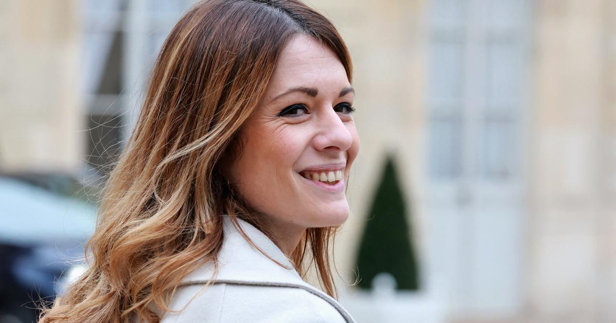 Trains «no kids» : la porte-parole du gouvernement dénonce un signal «délétère» pour les familles