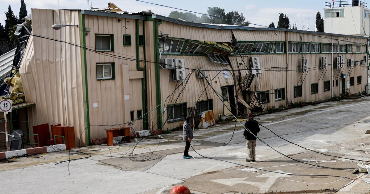 L'agence de l'ONU pour les réfugiés palestiniens affirme que son siège, démoli, a été incendié