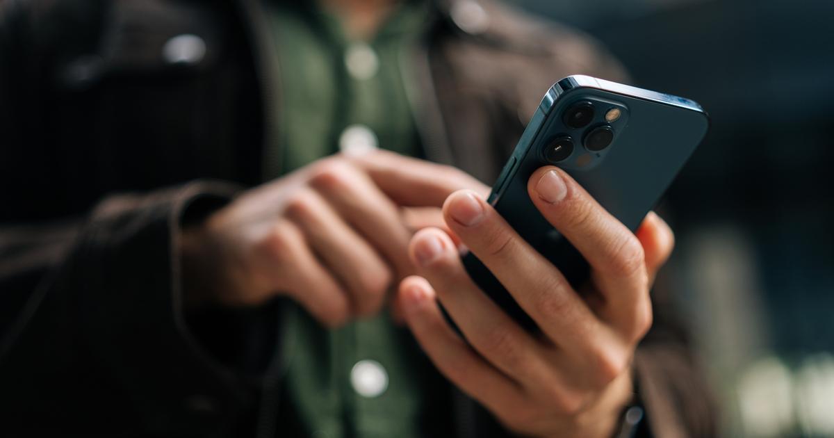 «Un flicage de tous les Français»: inquiétudes autour de la vérification de l’âge sur les réseaux sociaux