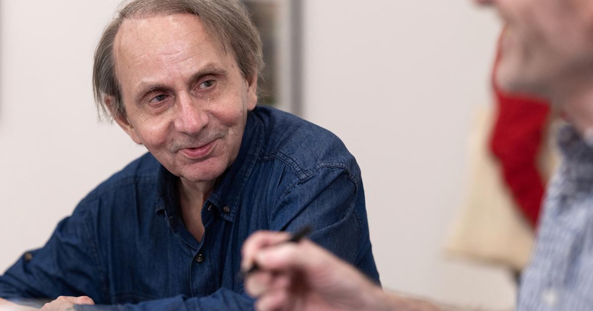 «C’est une possibilité» : dans son nouvel album, Michel Houellebecq évoque le risque de guerre civile