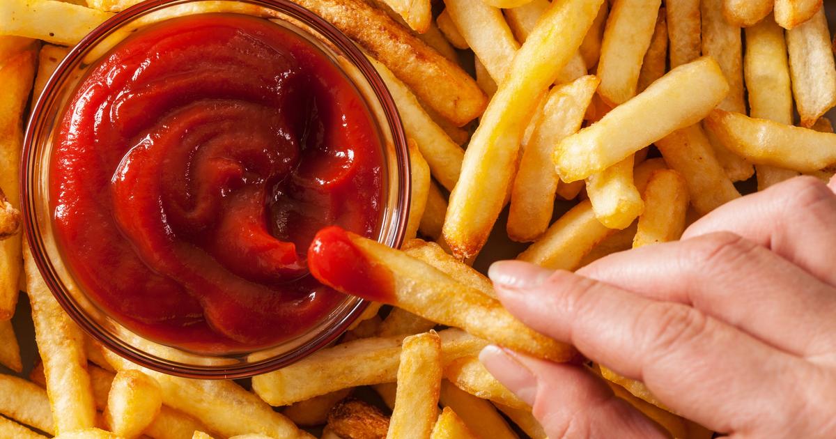 Les sachets de ketchup et de mayonnaise vont-ils vraiment disparaître des restaurants le 12 août prochain ?