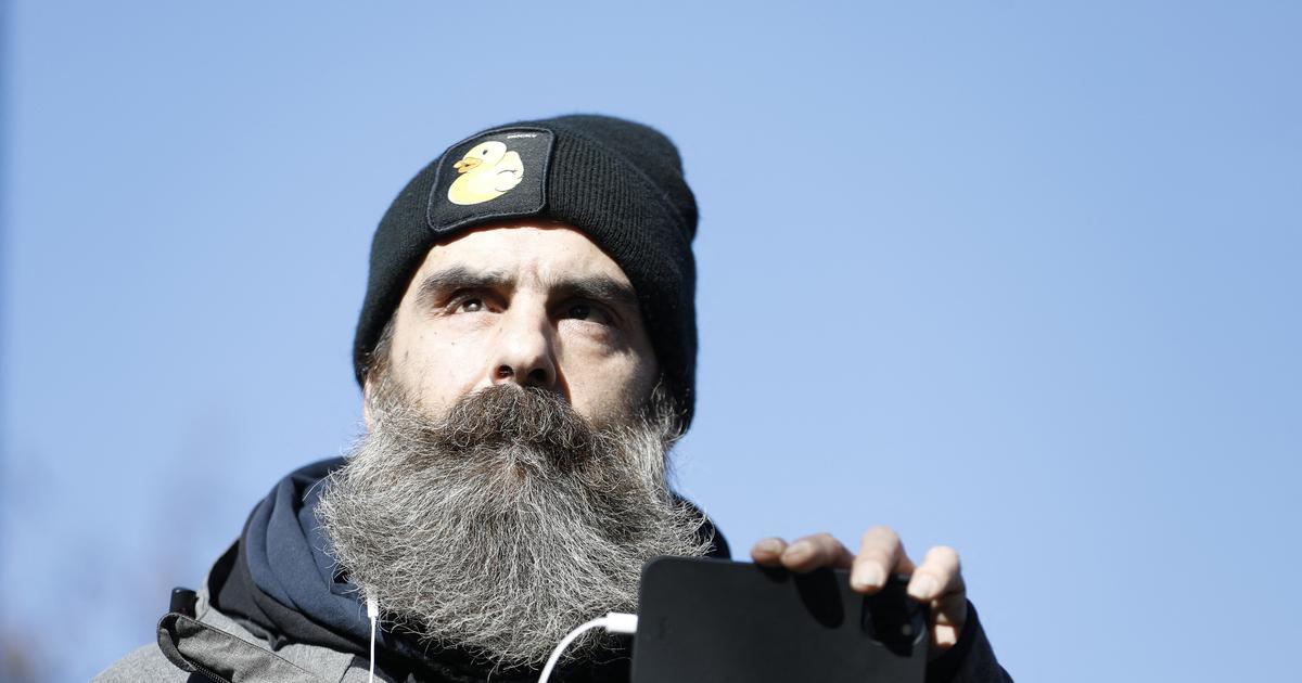 Le policier soupçonné d'avoir éborgné Jérôme Rodrigues, figure du mouvement des «gilets jaunes», sera bien jugé Kép