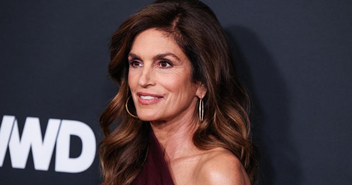 À 60 ans, Cindy Crawford ne jure que par ce soin capillaire pour