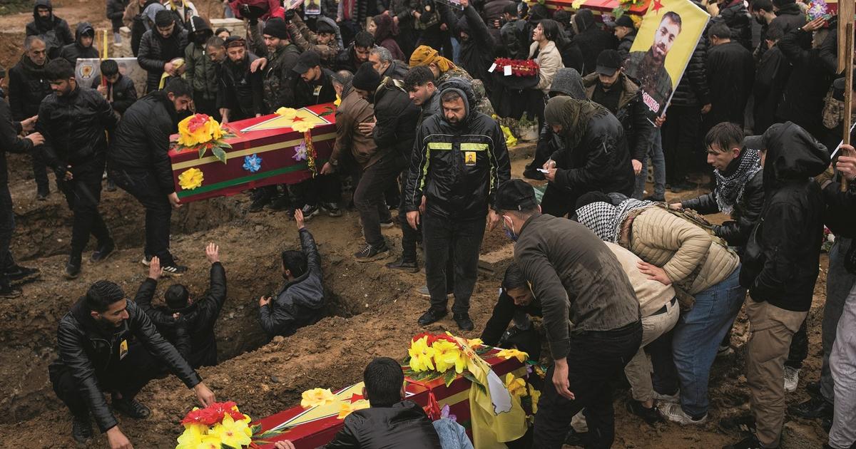 «Les corps étaient frappés par les soldats qui les traitaient de cochons» : en Syrie, la fin du rêve kurde