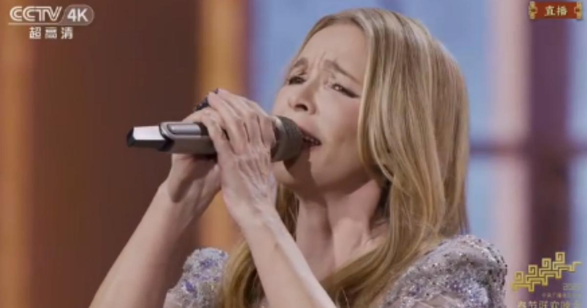 L’incroyable prestation d’Hélène Rollès avec John Legend pour le gala d’ouverture du Nouvel An chinois 2026