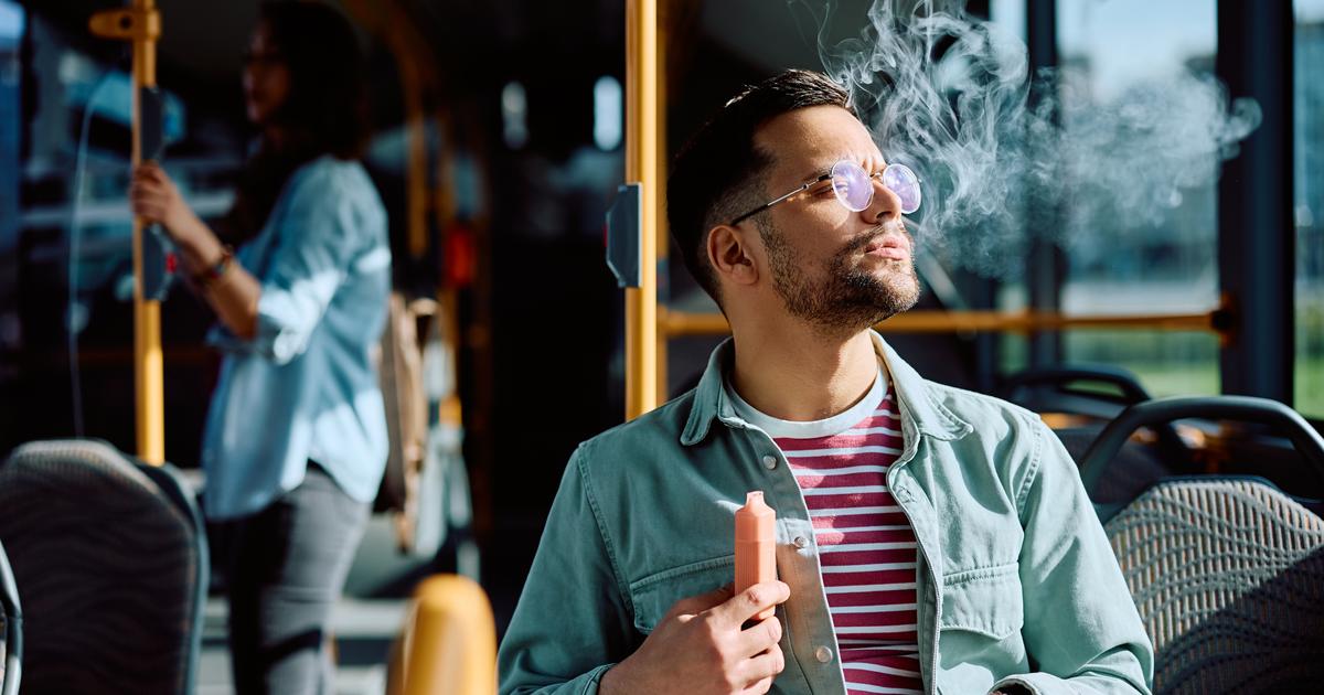 Publicit pour le vapotage : plus d'un commerce sur deux serait dans  l'illgalit, selon une association antitabac
