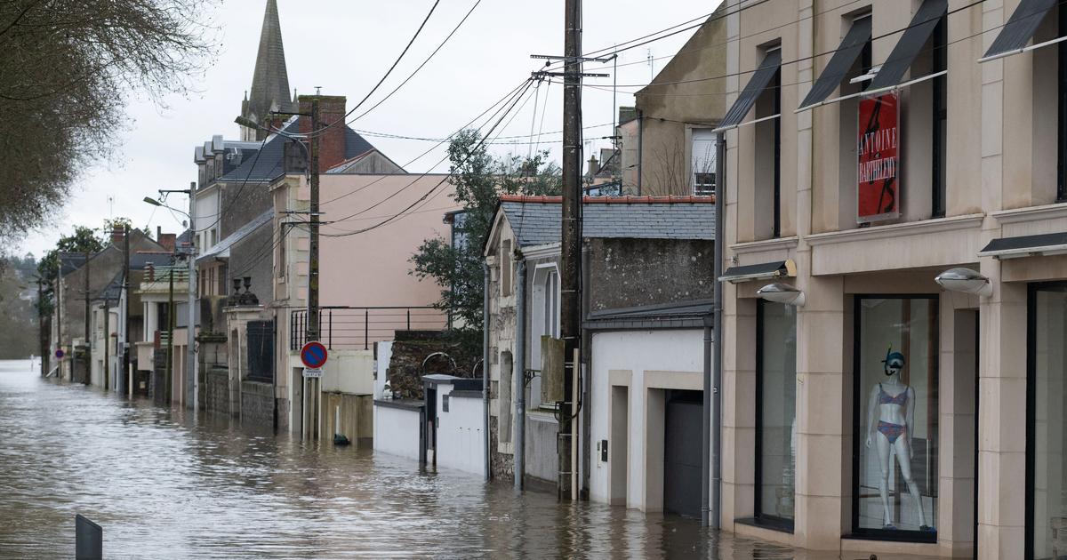 EN DIRECT - Crues, inondations : un épisode «d’une ampleur exceptionnelle» continue de toucher l’Ouest, trois départements maintenus en vigilance rouge