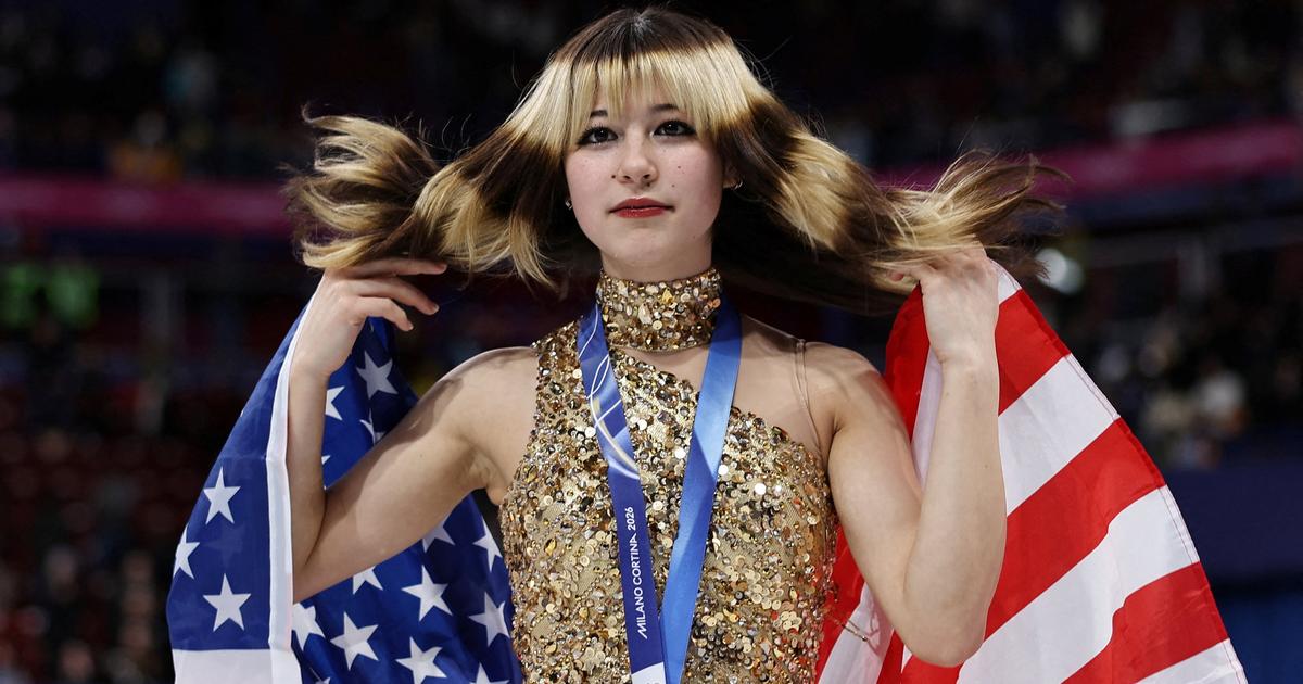 ドナ・サマー、ゴールドのスパンコールのドレス、トランス状態のアイスリンク…ビデオでは、オリンピックフィギュアスケートチャンピオンのアリサ・リューによるショー