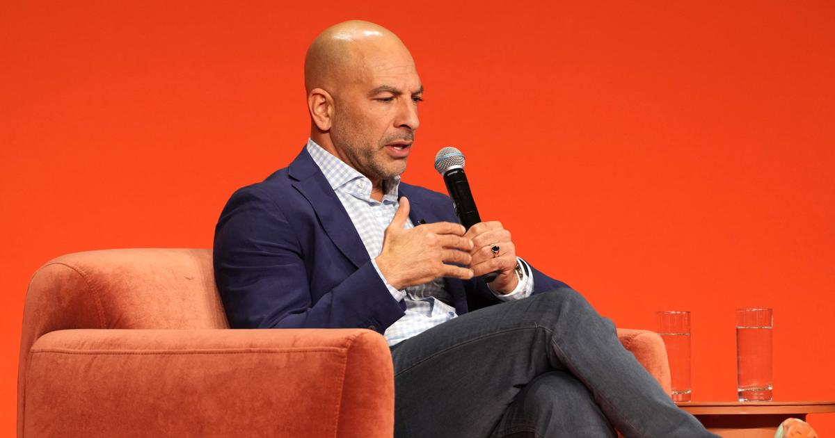 Affaire Epstein : un médecin influenceur quitte CBS en raison de ses échanges avec le pédocriminel