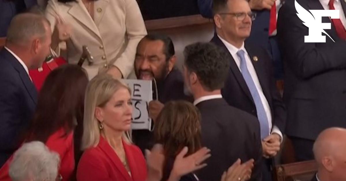 “Οι μαύροι δεν είναι πίθηκοι”: ένας Δημοκρατικός εκλεγμένος αξιωματούχος αποβλήθηκε από το Κογκρέσο στη μέση της ομιλίας του Τραμπ για την κατάσταση της Ένωσης