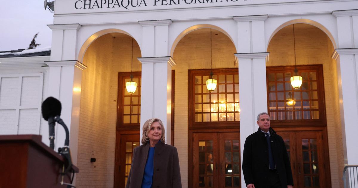 Photos de Bill Clinton, questions sur les ovnis... Aux États-Unis, l’audition de Hillary Clinton sur l’affaire Epstein tourne au chaos