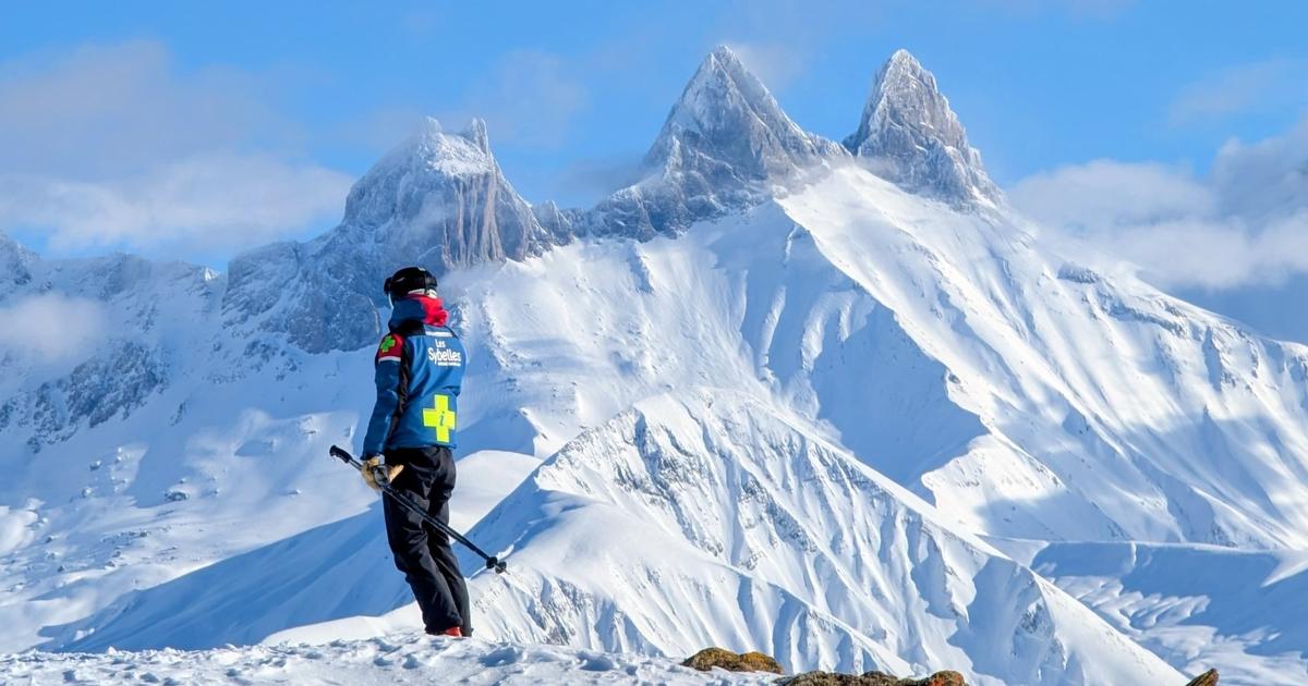 «Les gens n’ont pas conscience du danger de la montagne» : dans les stations de ski, les pisteurs artificiers en première ligne face au risque avalanche