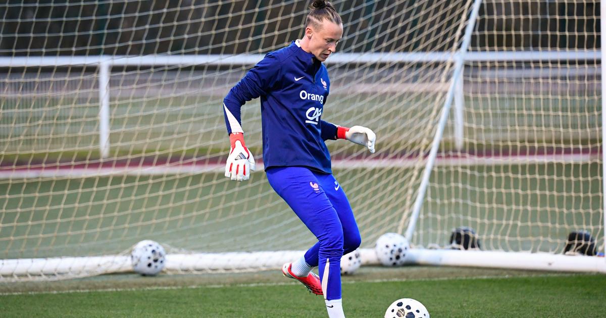 Foot (F) : Pauline Peyraud-Magnin forfait de dernière minute avec les Bleues face à l’Irlande ce mardi