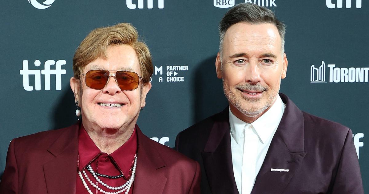 Elton John et son mari David fiers de leurs fils Zachary et Elijah, devenus de vrais ados : ils ont bien grandi !