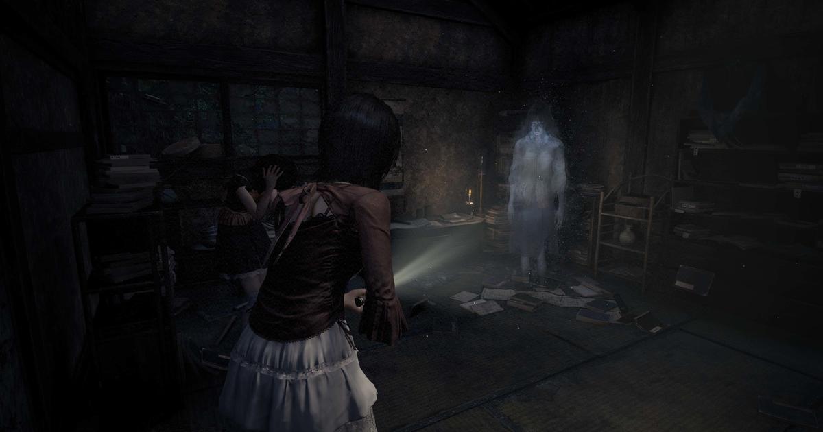 Aussi terrifiant que pénible... Notre critique de Fatal Frame II : Crimson Butterfly, le remake qui manque (de peu) son objectif
