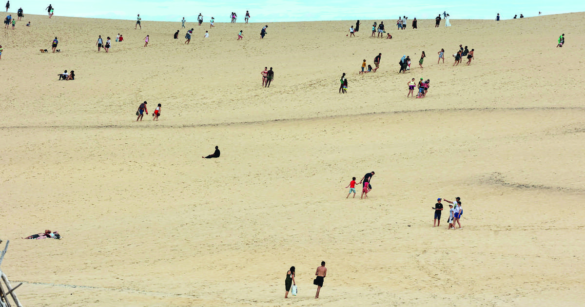Chamonix, Étretat, Lège-Cap-Ferret… Le surtourisme s’invite dans la campagne des élections municipales