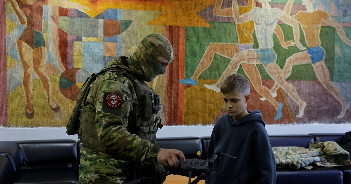 Guerre en Ukraine : Kiev et Moscou annoncent avoir échangé 300 prisonniers de guerre de chaque camp