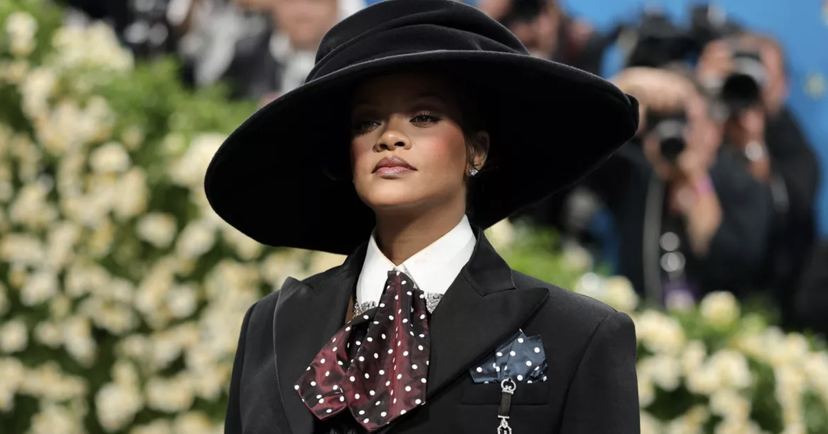 La maison de Rihanna visée par des coups de feu à Los Angeles alors que la star se trouvait à l’intérieur, une femme arrêtée