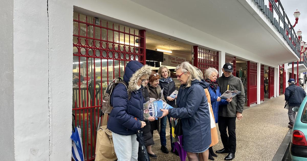«Peut-être qu’un jour on enverra des tracts par AirDrop» : à quelques jours des municipales le rituel du tractage résiste au numérique