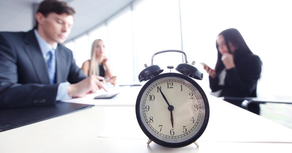 «À 17h50, ils commencent à ranger leur bureau, à 18h01, il n’y a plus personne !» : pourquoi les jeunes ne veulent plus travailler comme leurs aînés