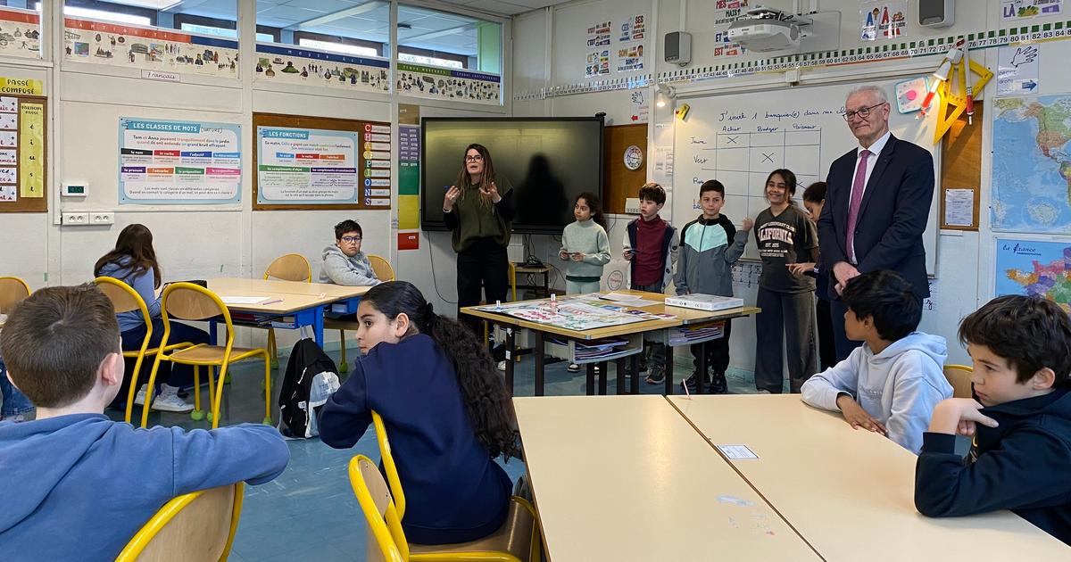«Est-ce que tous les billets sont tassés dans un coffre à la banque ?» : le patron des banquiers face à une classe de CM1-CM2