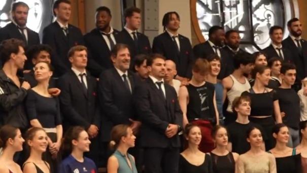 XV de France : «Un monument absolument exceptionnel», les Bleus en visite à l’Opéra Garnier avant le Crunch (vidéo)