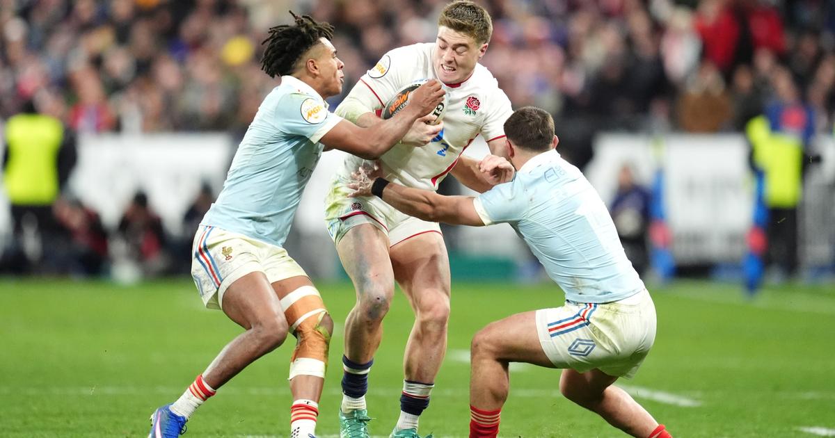 France-Angleterre : Les couleurs des maillots critiquées et source de confusion lors du match !