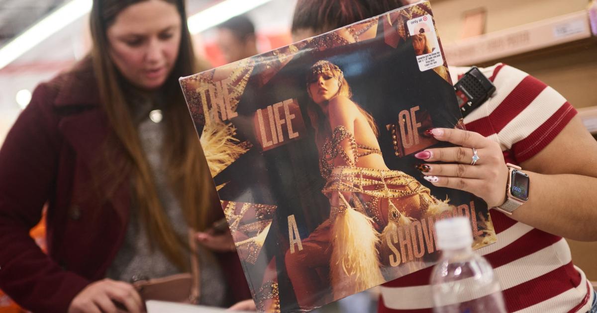Carried by Taylor Swift, vinyl sales break an old record in the United States.