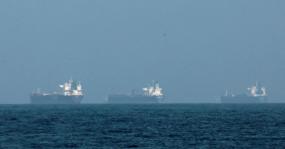 Guerre au Moyen-Orient : trois semaines après le blocage du détroit d’Ormuz, l’approvisionnement mondial en pétrole est-il menacé ?