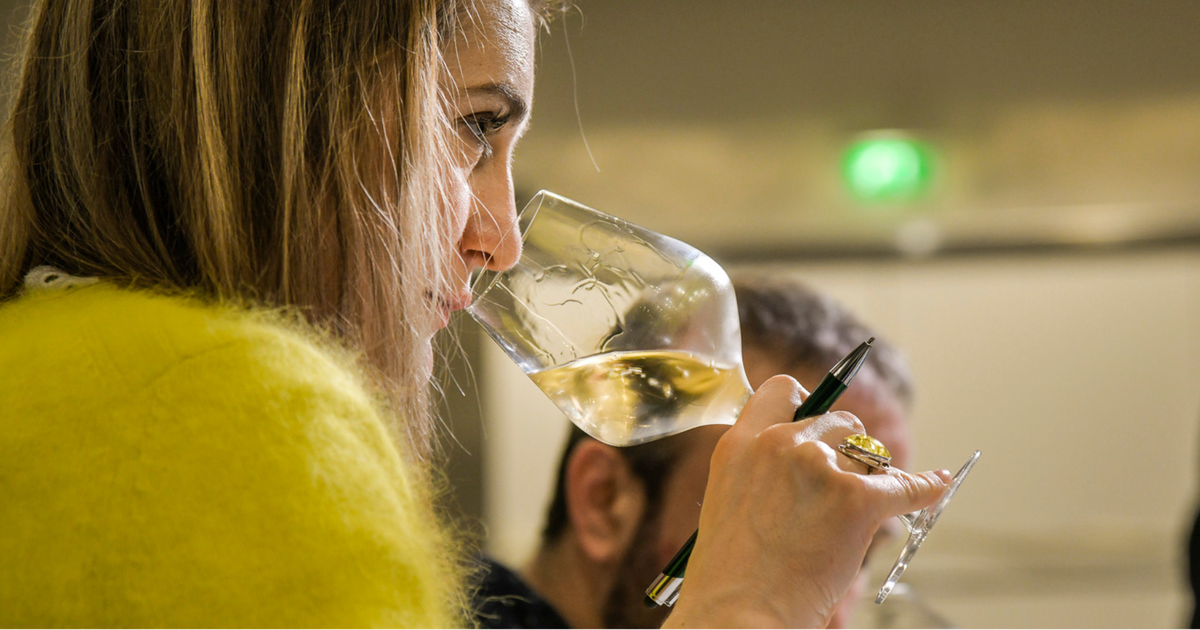 Comment les nologues se positionnent en sauveteurs du vin Français ?