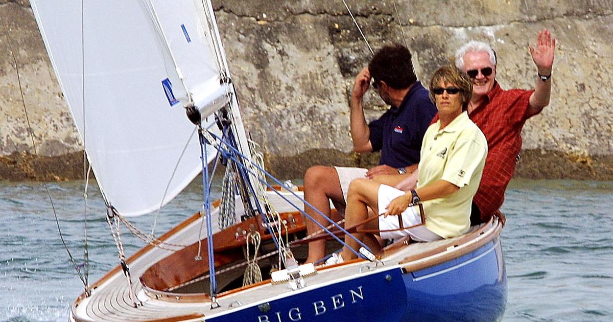Tennis, bicyclette et Café du Commerce : Lionel Jospin sur l’île de Ré, un touriste (presque) comme les autres