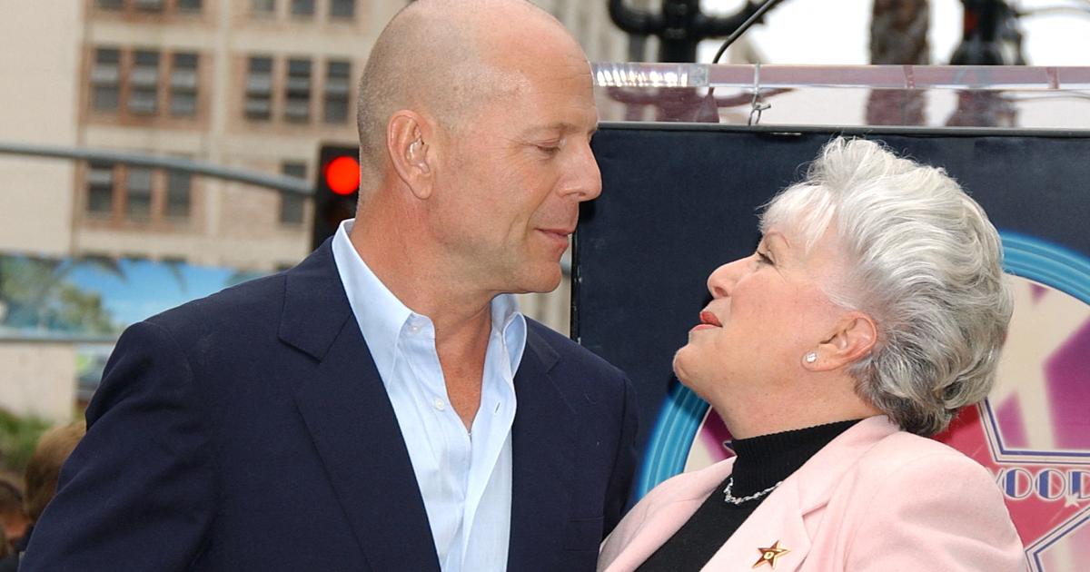 At 90 years old, Bruce Williss mother recognized as icon of the Los Angeles police and volunteer of the year