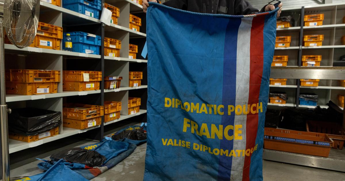 Plongée dans les secrets du service de la valise diplomatique française
