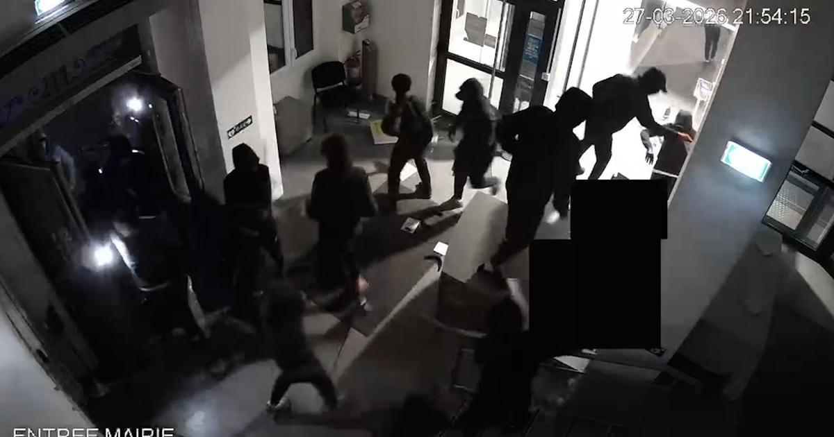 Intrusion à la maire de Fresnes : les images impressionnantes du saccage capturées par une caméra de vidéosurveillance