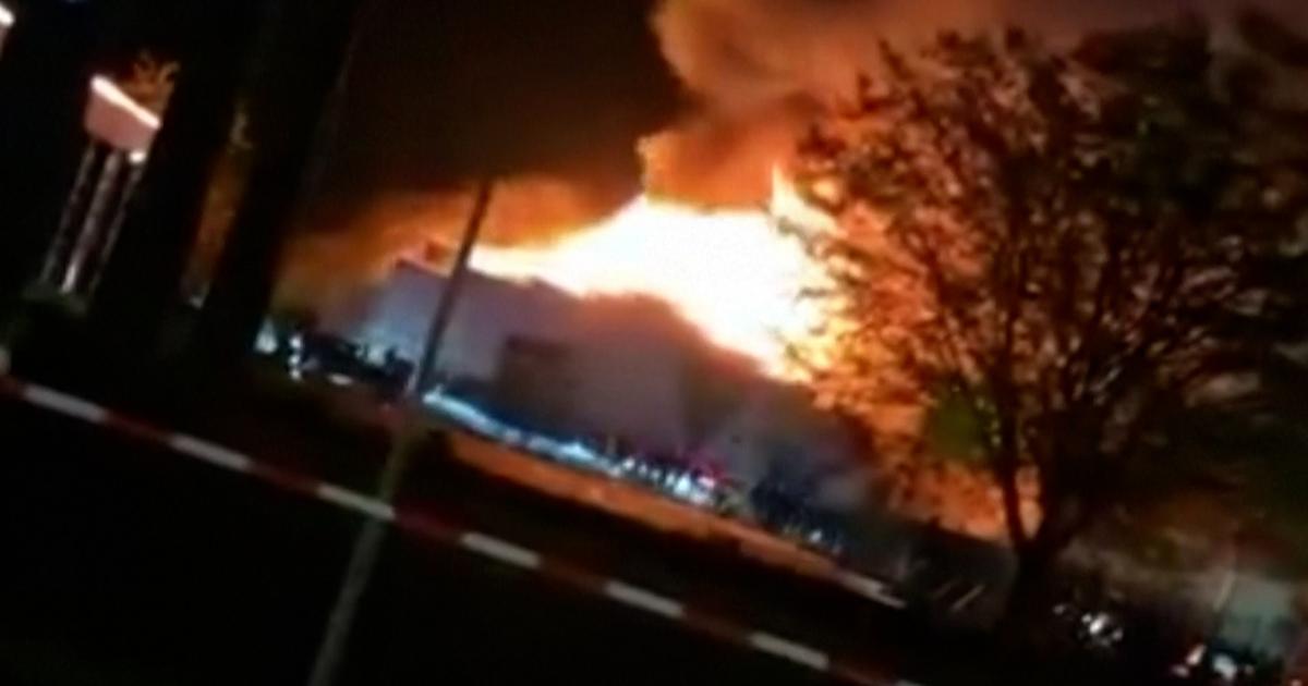 Allemagne : une discothèque à la frontière avec Strasbourg ravagée par un incendie, 750 personnes évacuées