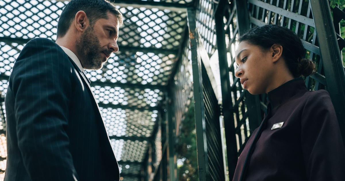 Privilèges (HBO Max) : pourquoi ces jeux de pouvoir au cœur d’un palace vont faire parler