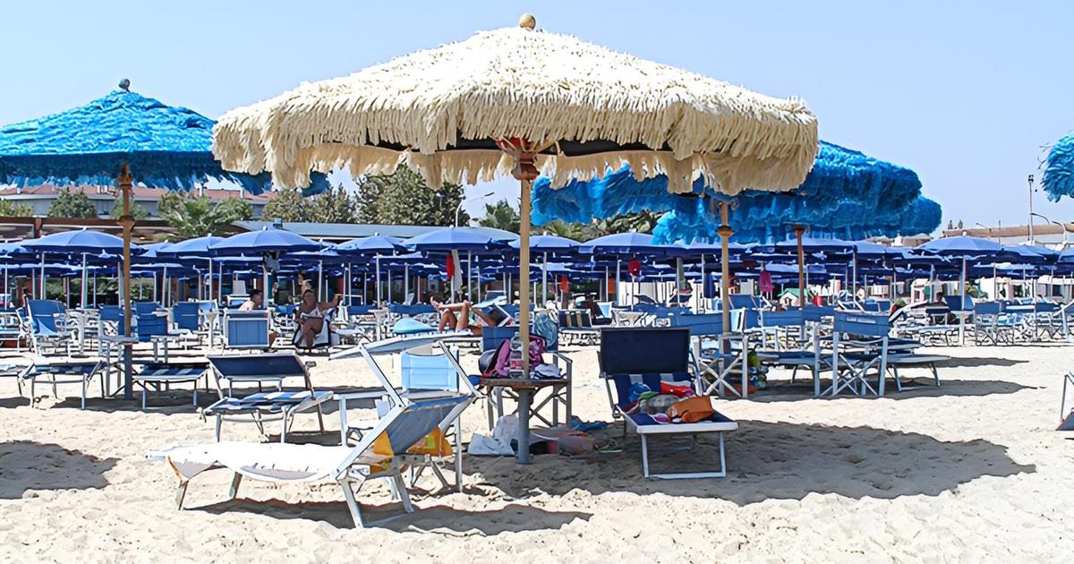 «Ils préfèrent les jeunes qui dépensent au bar» : un couple d’octogénaires expulsé d’une plage en Italie après 46 ans de fidélité